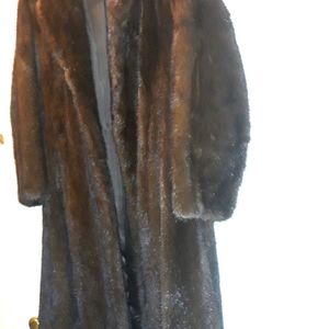 Preowned Mink Fur coat approx size 10, approx  knee length on 5.5 height